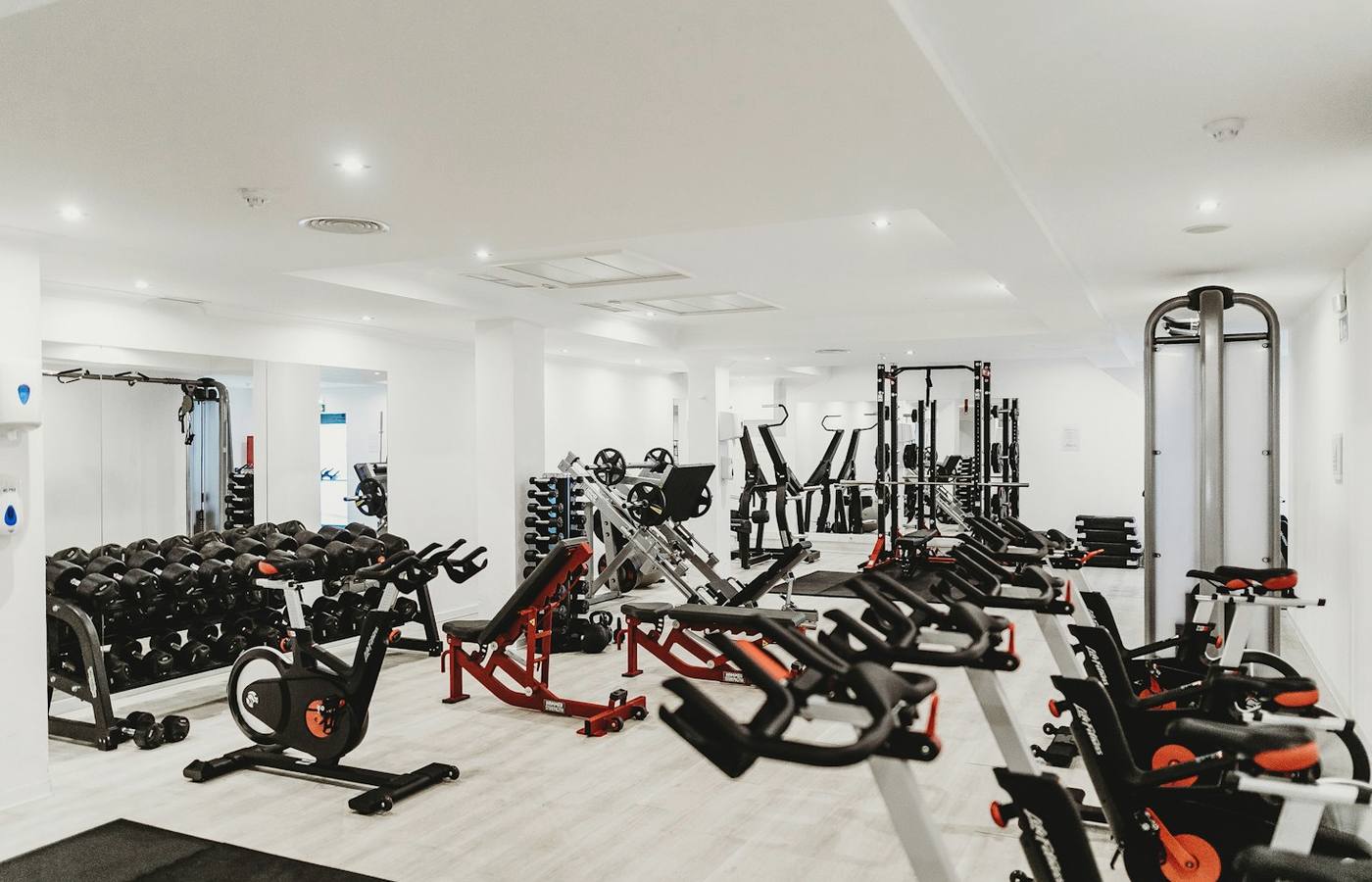 Moderní fitness prostory s profesionálním vybavením